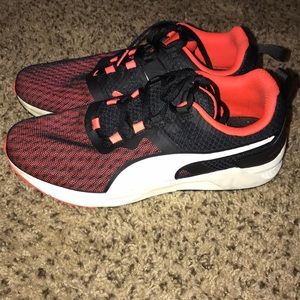 Puma Athletic Shoes 👟